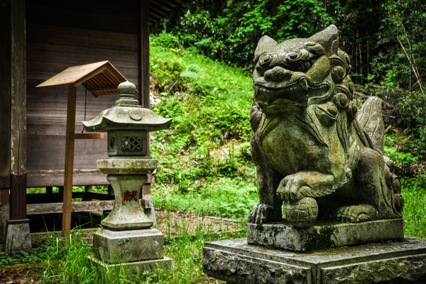 Statues at Japanese shrine